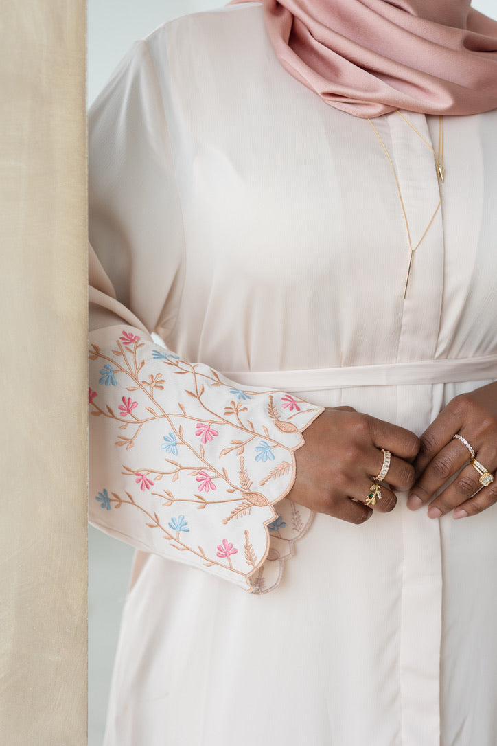 Rawḥa - روحة | The Silk Breeze Collection