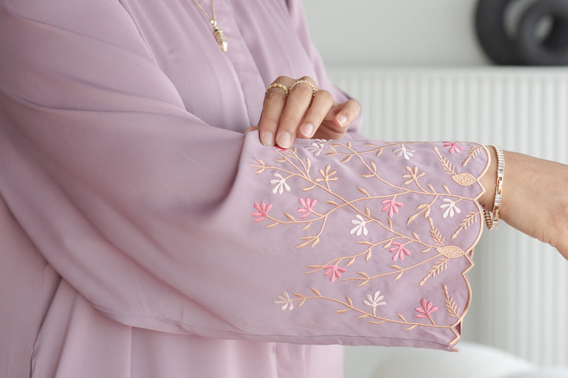 Rawḥa - روحة | The Silk Breeze Collection